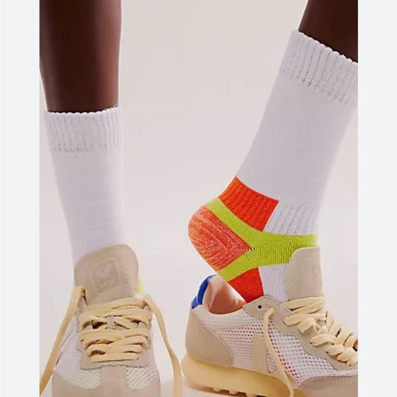 Set of 2 NWT Free People FP Movement Crew Socks - Picture 14 of 16